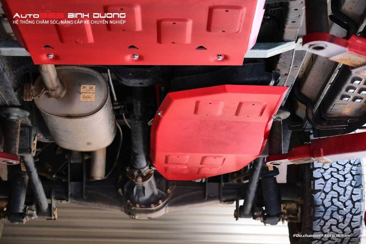Cẩm Nang Bảo Dưỡng Gầm Xe Ô Tô - 1001 Câu Hỏi Không Của Riêng Ai - Auto365 Bình Dương Tấm chắn bùn cũng là một phụ kiện bảo vệ tối ưu cho gầm ô tô