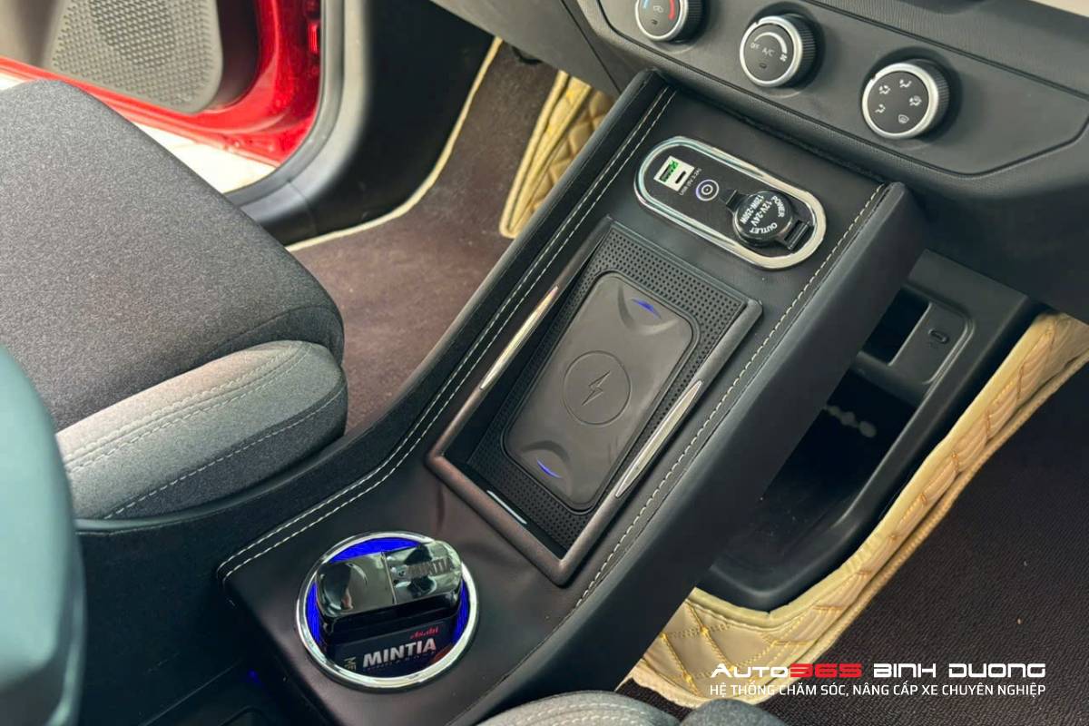 Bệ Tỳ Tay Vinfast Vf3 - Yên Ngựa Vf3 Tích Hợp Sạc Có Dây Và Không Dây - Auto365 Bình Dương Bệ Tỳ Tay Vinfast VF3 - Yên Ngựa VF3 Tích Hợp Sạc Có Dây Và Không Dây
