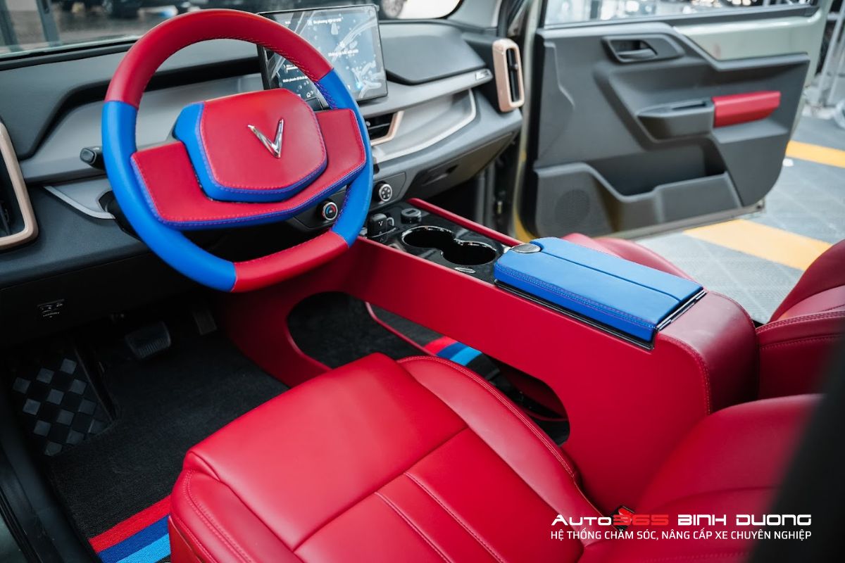 Bệ Tỳ Tay Vinfast Vf3 - Yên Ngựa Vf3 Tích Hợp Sạc Có Dây Và Không Dây - Auto365 Bình Dương Bệ Tỳ Tay Vinfast VF3 - Yên Ngựa VF3 Tích Hợp Sạc Có Dây Và Không Dây